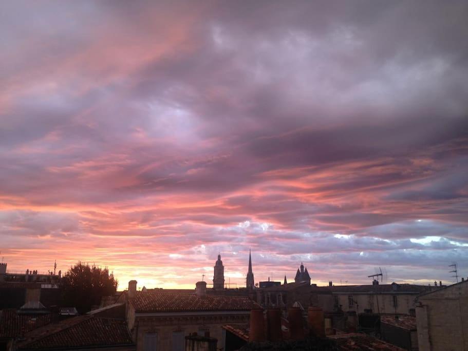 Lumineux Appartement Sous Les Toits A Pey Berland Bordeaux Exterior foto